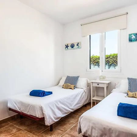 Tana Cala'N Blanes (Menorca)