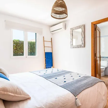 Tana Cala'N Blanes (Menorca)